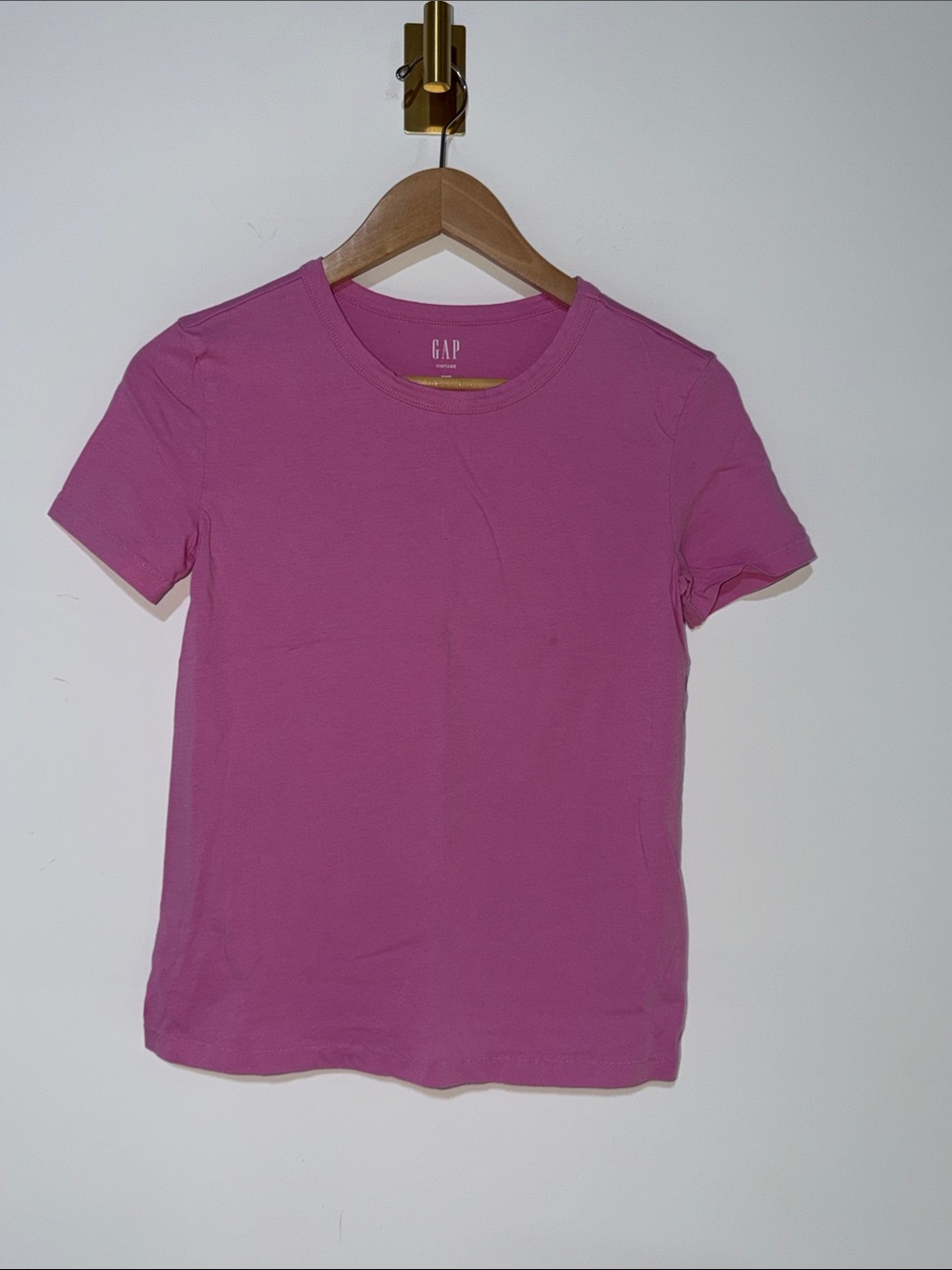 GAP Women's Short Sleeve Crew Tee in Magenta Pink vintage size xxsmall